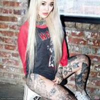 微信头像带字社混有纹身女人