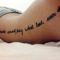 微信头像下半身纹身女人