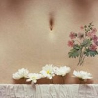 友纹身女人头像变成了狗