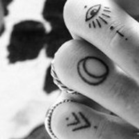 纹身女人好看文字图片头像图片