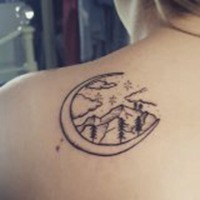 简约纹身女人情侣头像