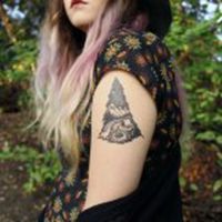 超简单手上纹身女人头像