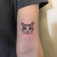 微信头像抽烟带纹身女人头像