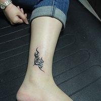 用纹身女人孩头像