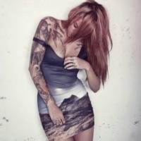 戴帽子霸气头像纹身女人