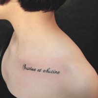 纹身女人头像霸气