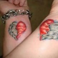 手指纹身情侣英文头像