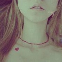 微信欧美露肩锁骨头像女生