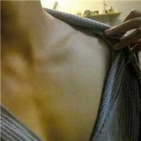 小女孩锁骨头像