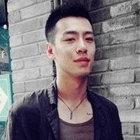 大眼萌娃带胡渣头像