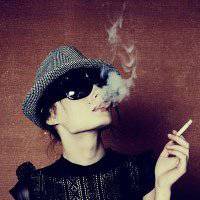 老年男头像素描