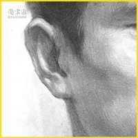 带帽老年人素描头像