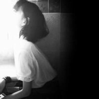 素描短发侧面女生头像