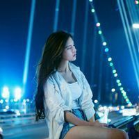 夜景背影女生头像 夜景背影女生头像