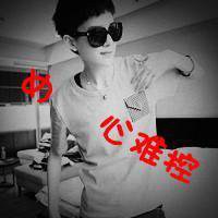 抽烟黑白男生头像欧美头像