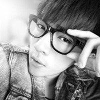 动漫帅气黑白男生头像背影