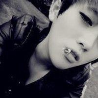 动漫黑白男生伤感