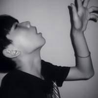 黑白男生头像长发 黑白男生头像长发