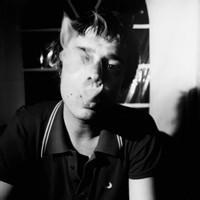 黑白男生头像戴帽子