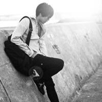 复古黑白男生头像