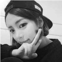 动漫长发背影头像黑白女生头像 动漫长发背影头像黑白女生头像