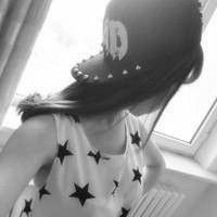 背影霸气黑白女生头像带字头像