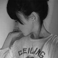 二次元戴帽子头像黑白女生头像