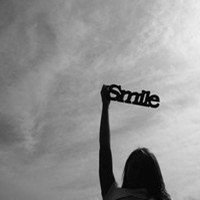 动漫抽烟头像黑白女生头像