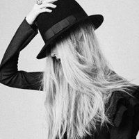 长发冷酷头像黑白女生头像