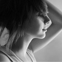 卡通可爱黑白女生头像带字