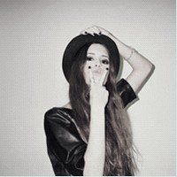 戴口罩动漫黑白女生头像