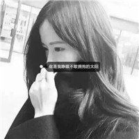 手绘简单黑白女生头像背影