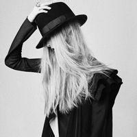 唯美浪漫手绘黑白女生头像