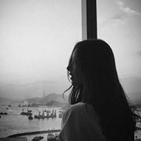 动漫抽烟黑白女生头像