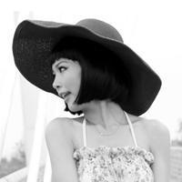 欧美范戴口罩黑白女生头像