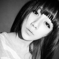 欧美背影黑白女生头像