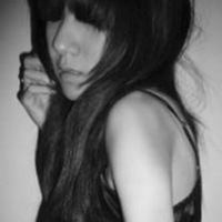 黑白女生头像冷酷少漫画