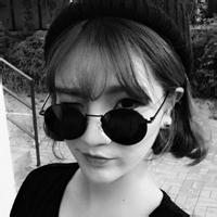 长发高冷黑白女生头像 长发高冷黑白女生头像