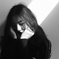 韩孩黑白女生头像