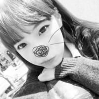 头像酷酷黑白女生头像