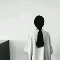 黑白女生霸气带字头像