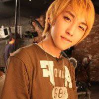 个性男生头像远距离背影照