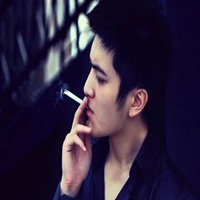 闭一只眼睛个性男生头像