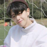 个性男生头像图片剪刀手