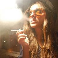 我要个性女生头像海边