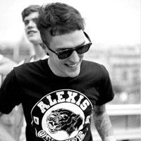 帅气高冷男生动漫带字头像