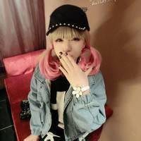 圆框墨镜女生黑白头像