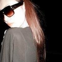 戴墨镜女生成熟头像