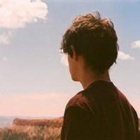 帅气动漫黑白背影男生头像个性网