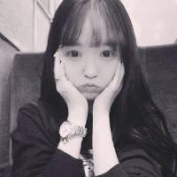 黑白动漫头霸气背影女生头像带字